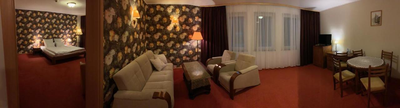 Hotel Metro Клодзко Экстерьер фото